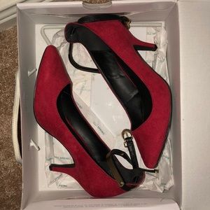 Red pumps